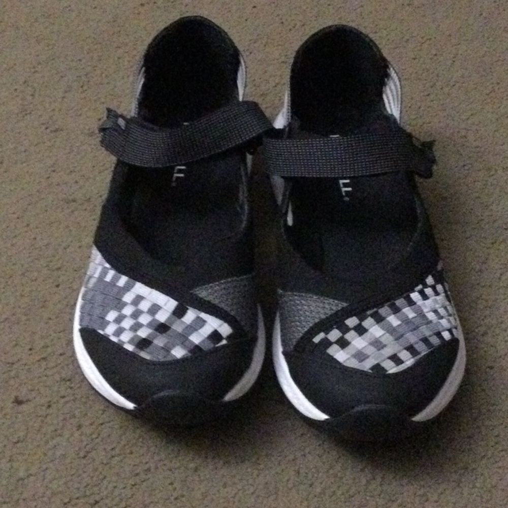 Stylish Black and Gray women’s shoes